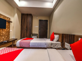 Loya Legend by OYO Rooms