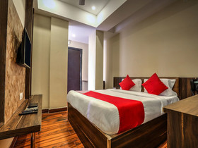 Loya Legend by OYO Rooms