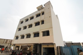 M & M Rooms by OYO Rooms
