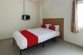 M & M Rooms by OYO Rooms