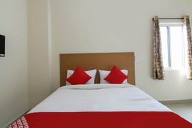 M & M Rooms by OYO Rooms