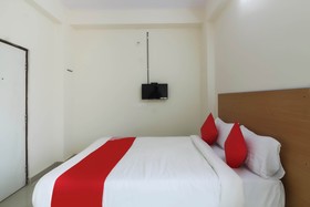 M & M Rooms by OYO Rooms