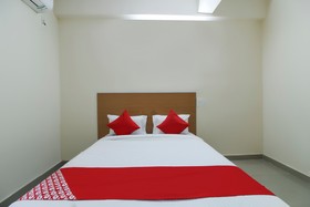 M & M Rooms by OYO Rooms
