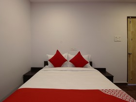 Midas Abodes by OYO Rooms