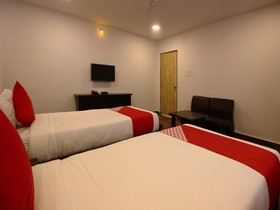Midas Abodes by OYO Rooms