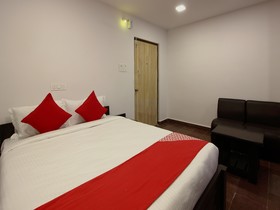 Midas Abodes by OYO Rooms