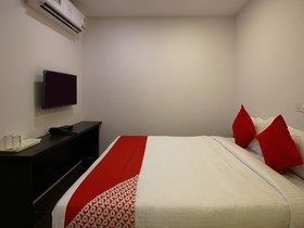 Midas Abodes by OYO Rooms