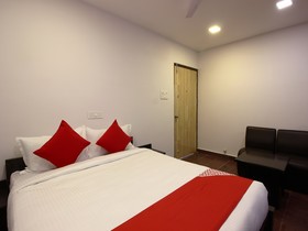 Midas Abodes by OYO Rooms