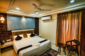 M Square Hotel