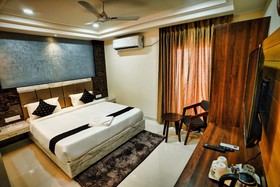 M Square Hotel