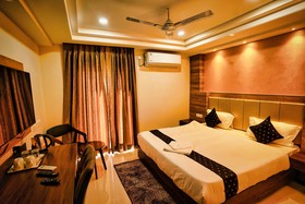 M Square Hotel