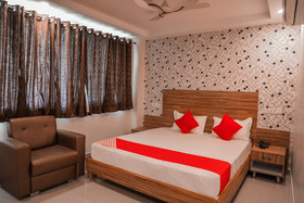 Navvada Regency By OYO Rooms