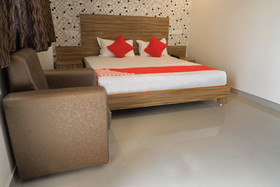 Navvada Regency By OYO Rooms