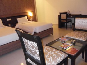 Fabhotel Nera Regency
