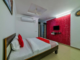 Noble Lodge By OYO Rooms