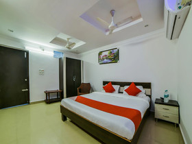 Noble Lodge By OYO Rooms