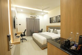 Oak Business Hotel