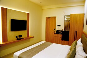 Oak Business Hotel