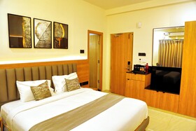 Oak Business Hotel