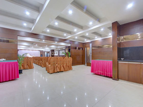 Hotel Golden Park by OYO