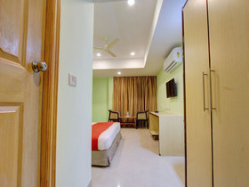 Hotel Golden Park by OYO