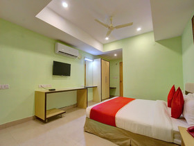 Hotel Golden Park by OYO