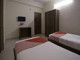 OYO 14348 Flagship Apollo Hospital
