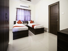OYO 14348 Flagship Apollo Hospital