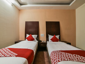 Hotel Holly Hock by OYO Rooms
