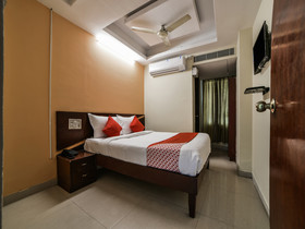 Hotel Holly Hock by OYO Rooms