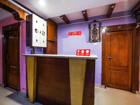 OYO 18310 Adda