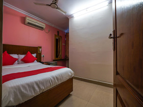 OYO 18310 Adda