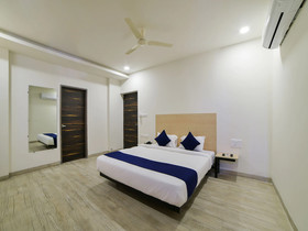SilverKey Executive Stays 40736 Divine Babylon 2
