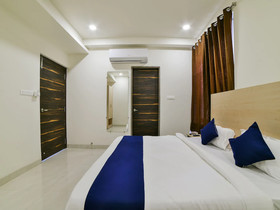 SilverKey Executive Stays 40736 Divine Babylon 2