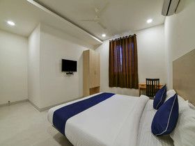 SilverKey Executive Stays 40736 Divine Babylon 2