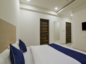 SilverKey Executive Stays 40736 Divine Babylon 2