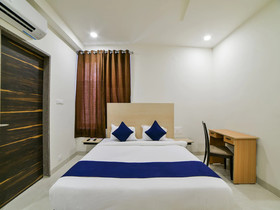 SilverKey Executive Stays 40736 Divine Babylon 2