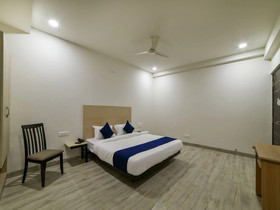 SilverKey Executive Stays 40736 Divine Babylon 2
