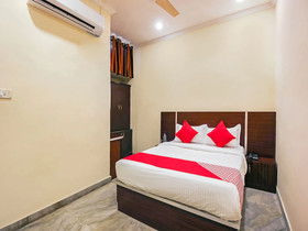 Hotel Pearl City by OYO Rooms