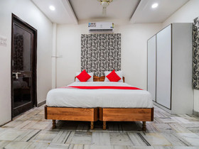 OYO 22423 Taj Villa Guest House