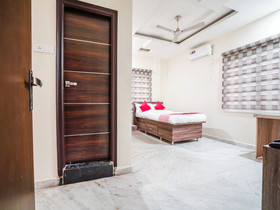 OYO 22445 Lakshmi Residency