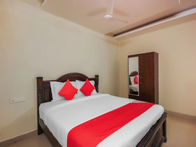 OYO 23237 Aishwarya Grand