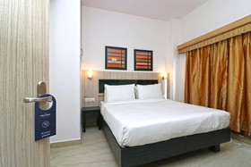 OYO 24039 SilverKey PadmaSri Gachibowli