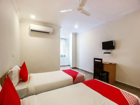 OYO Flagship 13544 Sri Sai Nilayam