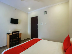 OYO Flagship 13544 Sri Sai Nilayam