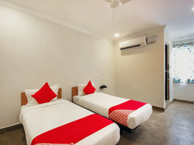 OYO Flagship 13544 Sri Sai Nilayam