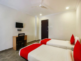 OYO Flagship 13544 Sri Sai Nilayam