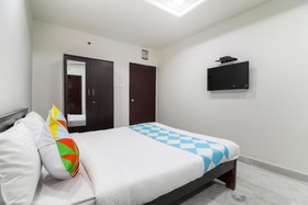 OYO Flagship 75583 Thatipally Mansion