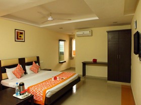 OYO Rooms Sujana Forum Mall