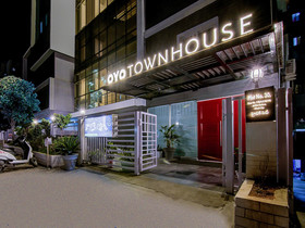 OYO Townhouse 034 Hitech City Road
